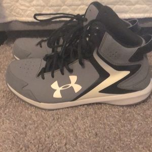 Mens under armor grey high top shoes